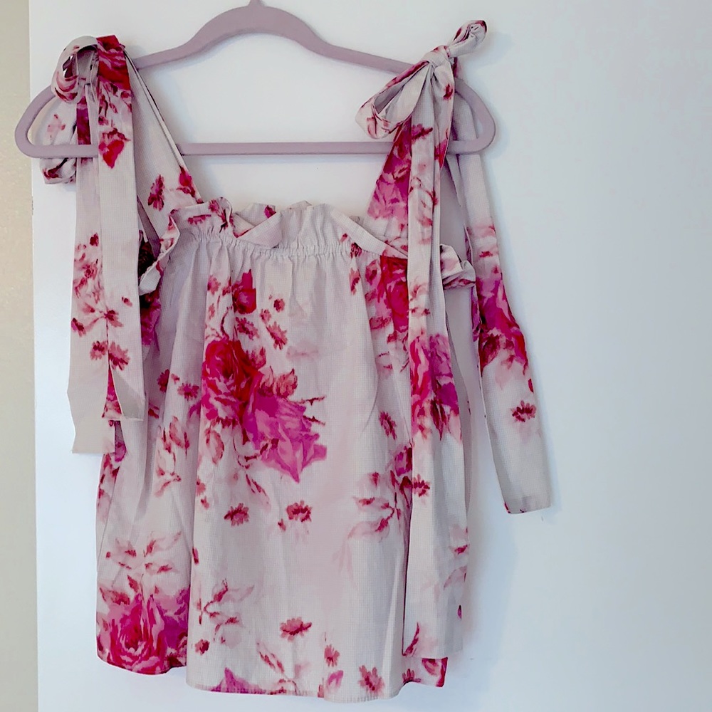 HM, size 2 , light pink with flowers